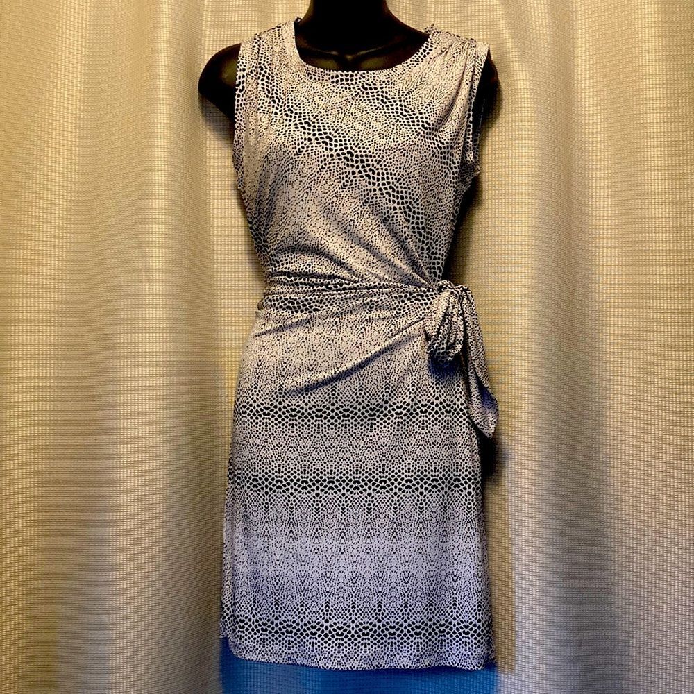 Guess patterned tie waist dress